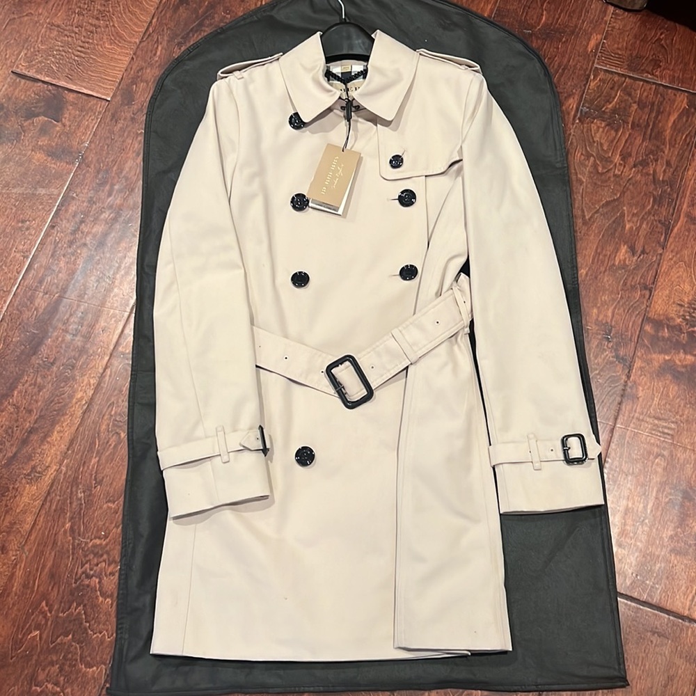 SOLD!! Authentic Burberry harbourne trench coat size 4 - Picture 4 of 14